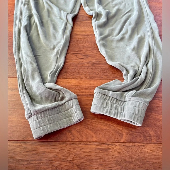 FREE PEOPLE FP MOVEMENT Back Into It Jogger green size large - Picture 3 of 16
